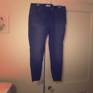 Loft Curvy Skinny jeans.  Slight fray at bottom.